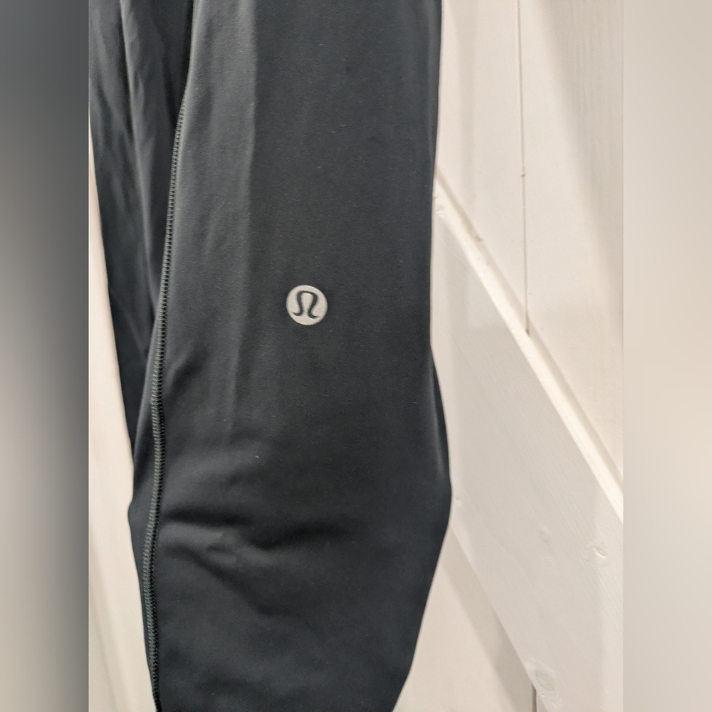 lululemon athletica Womens Black Legging with Reflective Logo Dark Gray